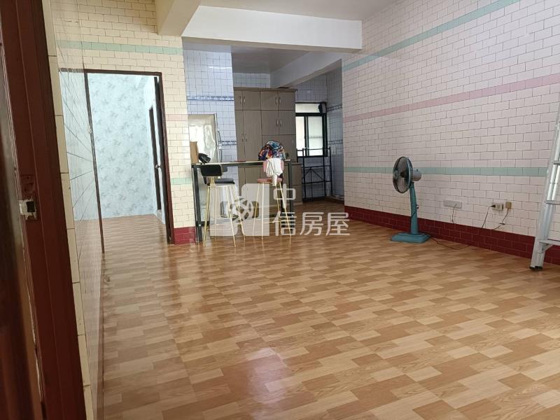 小港平治街2樓公寓房屋室內格局與周邊環境