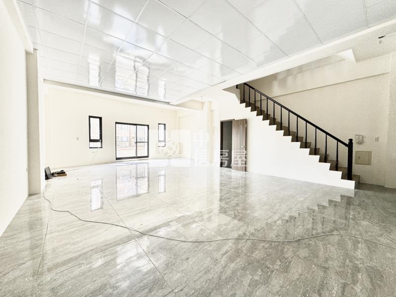 豐原正圓環西路全新電梯透店房屋室內格局與周邊環境