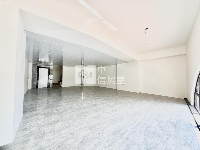 豐原正圓環西路全新電梯透店房屋室內格局與周邊環境