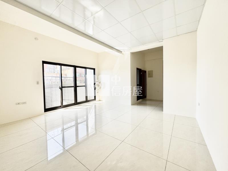 豐原正圓環西路全新電梯透店房屋室內格局與周邊環境