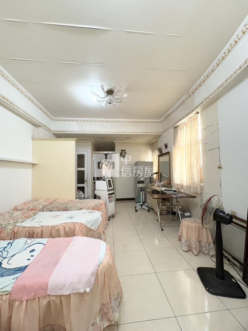 鳳山投資型透天店住房屋室內格局與周邊環境