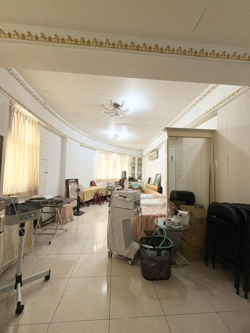 鳳山投資型透天店住房屋室內格局與周邊環境