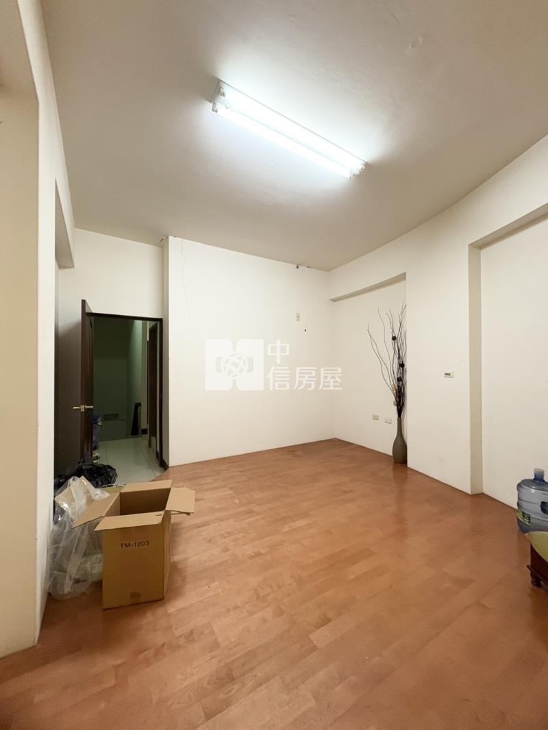 鳳山投資型透天店住房屋室內格局與周邊環境