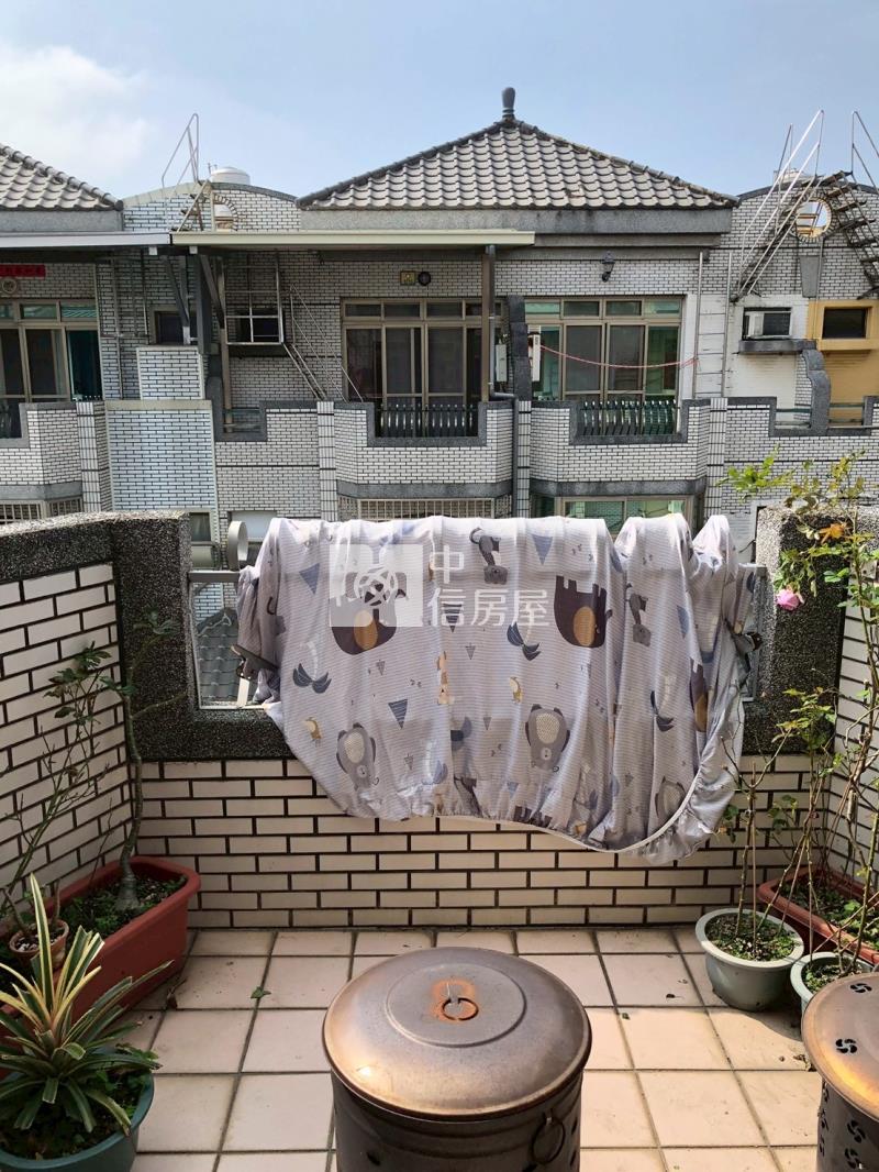 竹南前院車位美透天房屋室內格局與周邊環境