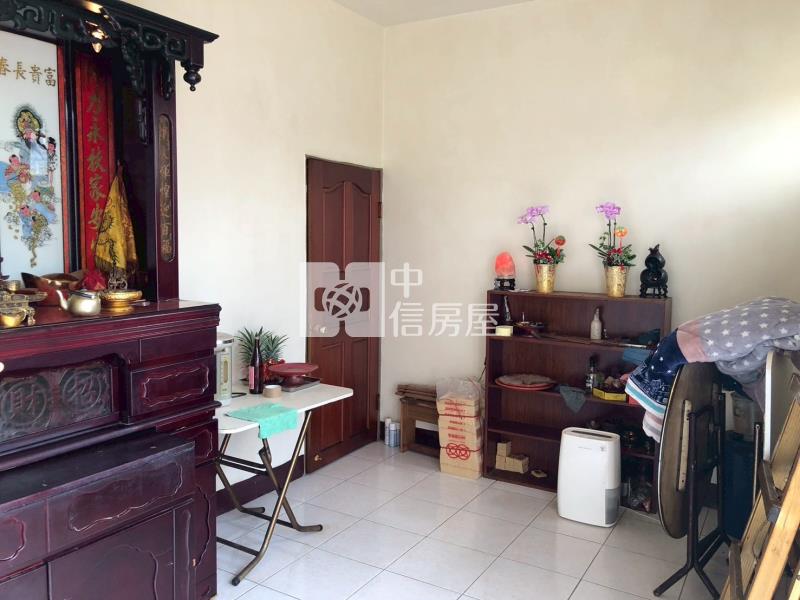 竹南前院車位美透天房屋室內格局與周邊環境