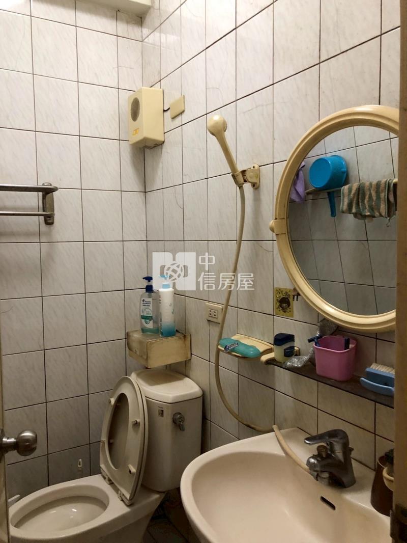 竹南前院車位美透天房屋室內格局與周邊環境