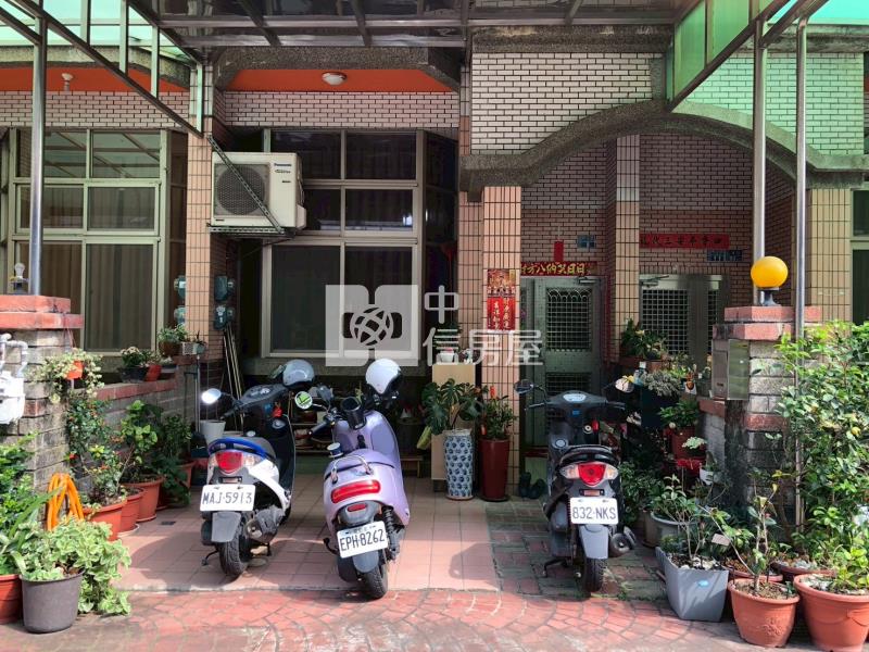 竹南前院車位美透天房屋室內格局與周邊環境