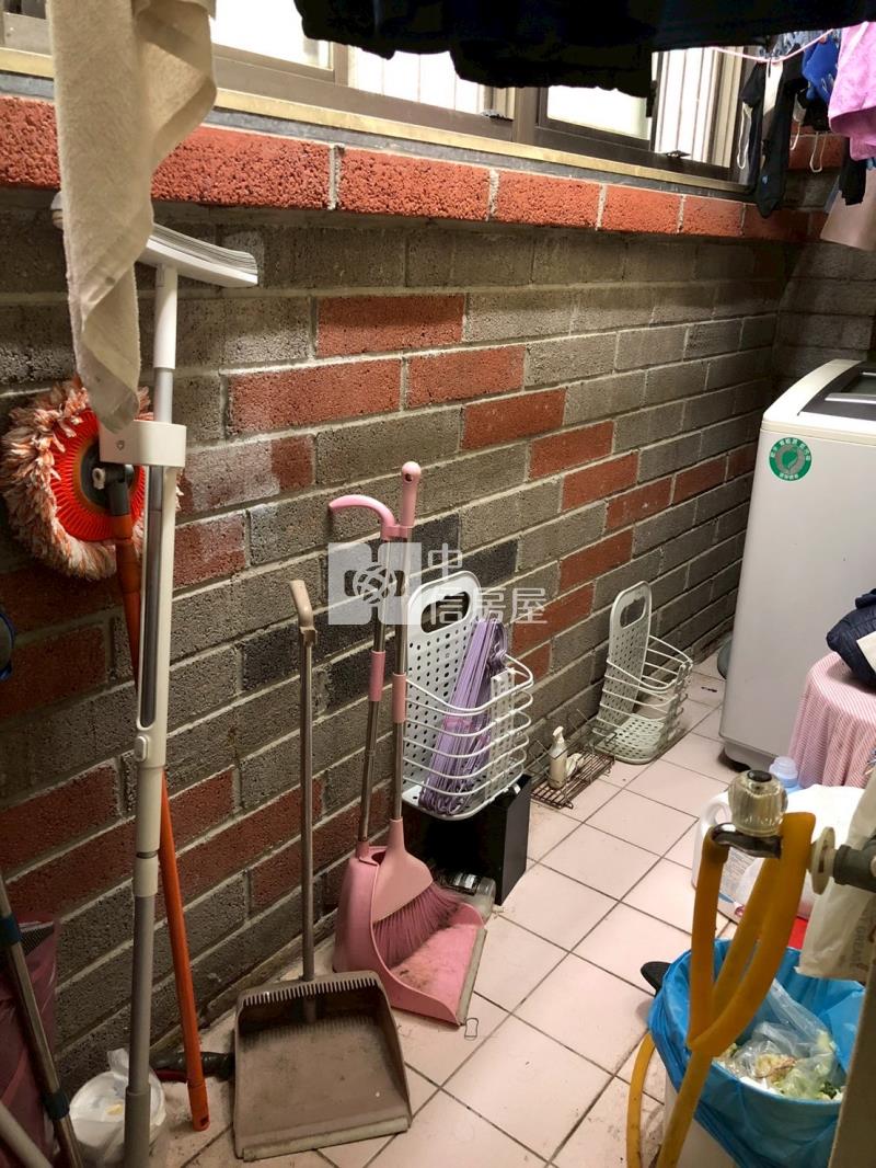 竹南前院車位美透天房屋室內格局與周邊環境