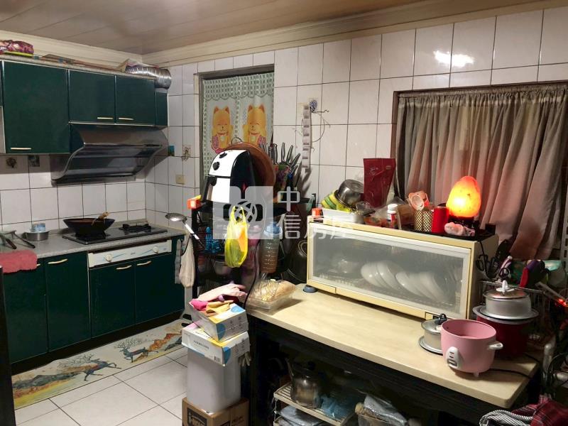 竹南前院車位美透天房屋室內格局與周邊環境