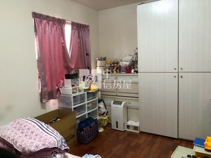 竹南前院車位美透天房屋室內格局與周邊環境