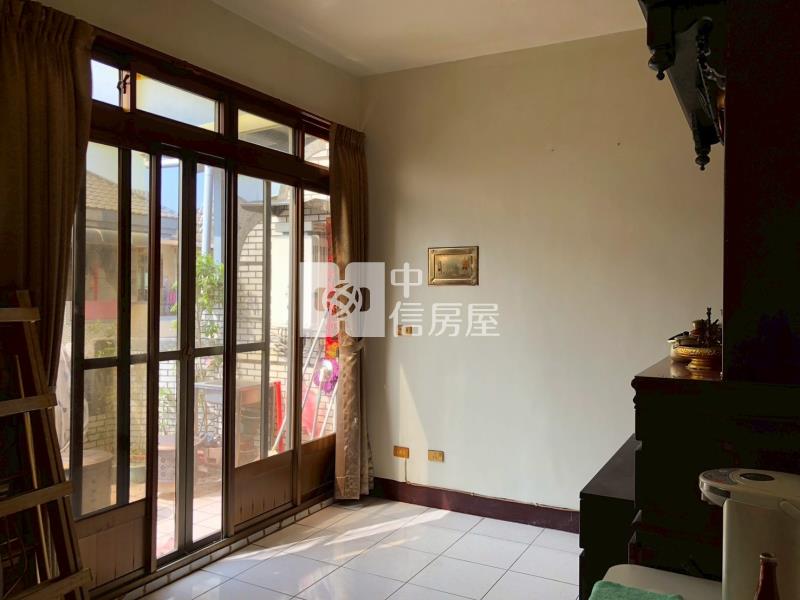 竹南前院車位美透天房屋室內格局與周邊環境