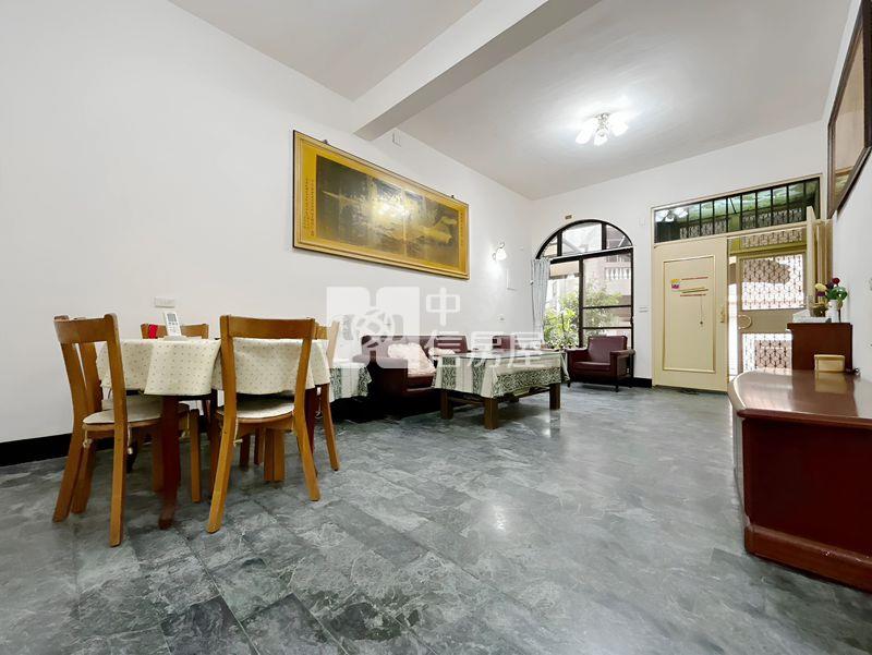 清大建功車庫美透天房屋室內格局與周邊環境