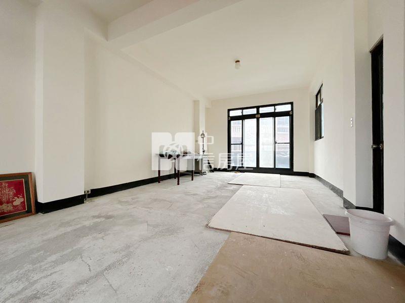 清大建功車庫美透天房屋室內格局與周邊環境