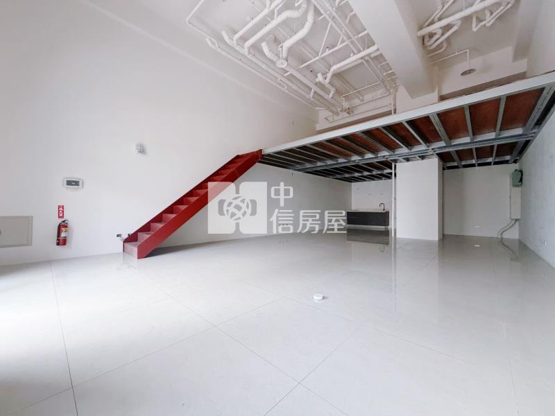 康橋寶台挑高店面房屋室內格局與周邊環境