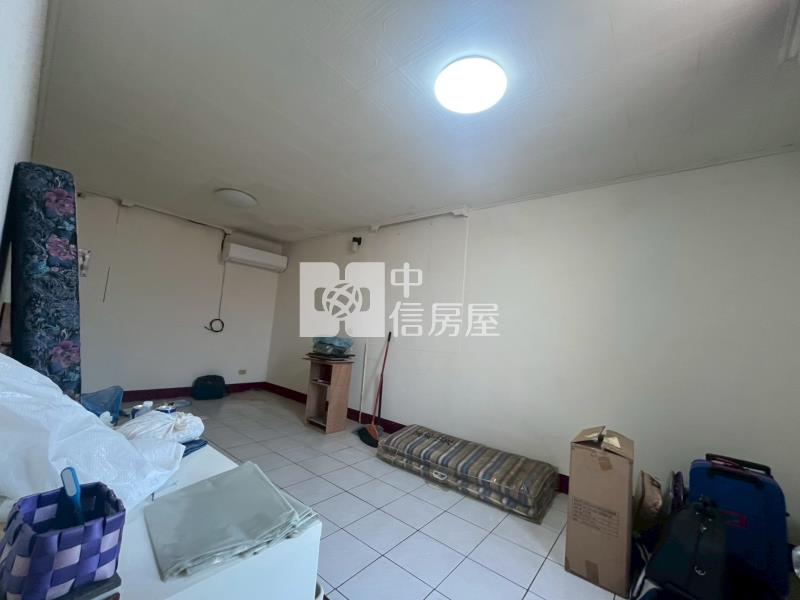 照南學區黃金轉角大坪美透天房屋室內格局與周邊環境