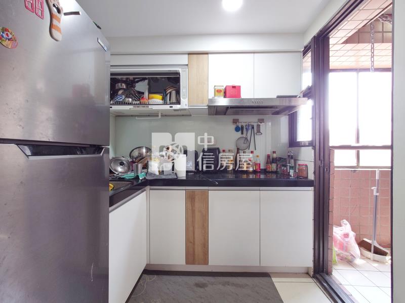 麥克阿瑟高樓2+1房房屋室內格局與周邊環境