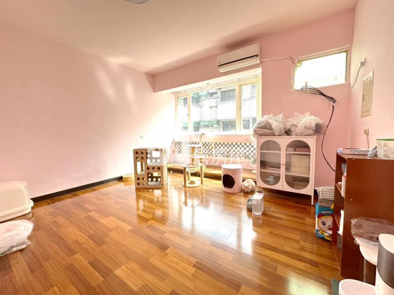 楊梅近瑞坪國中大地坪美透天房屋室內格局與周邊環境