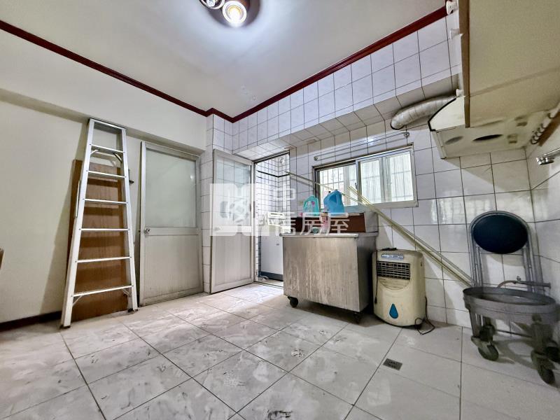 穩定收租金雞母，稀有釋出房屋室內格局與周邊環境