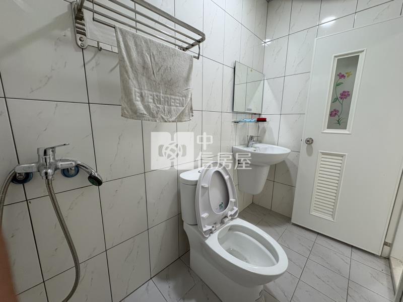 中壢後站林森國小健行科大公寓店面1樓房屋室內格局與周邊環境