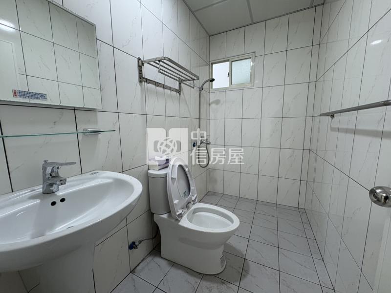 中壢後站林森國小健行科大公寓店面1樓房屋室內格局與周邊環境