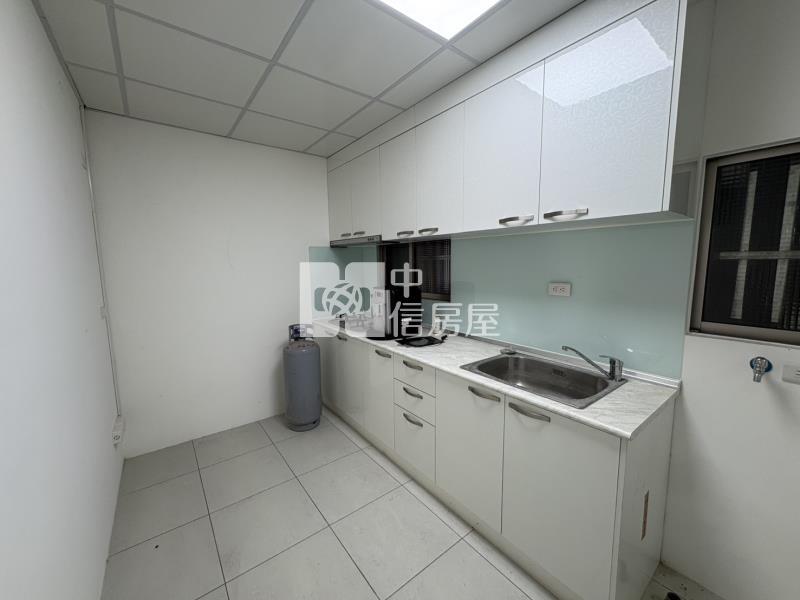 中壢後站林森國小健行科大公寓店面1樓房屋室內格局與周邊環境