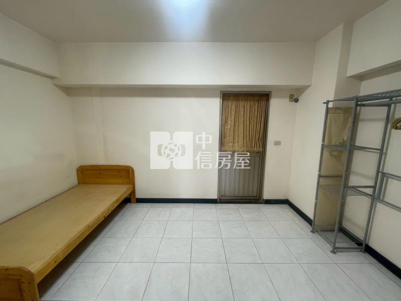 文雅國小車庫樓店房屋室內格局與周邊環境