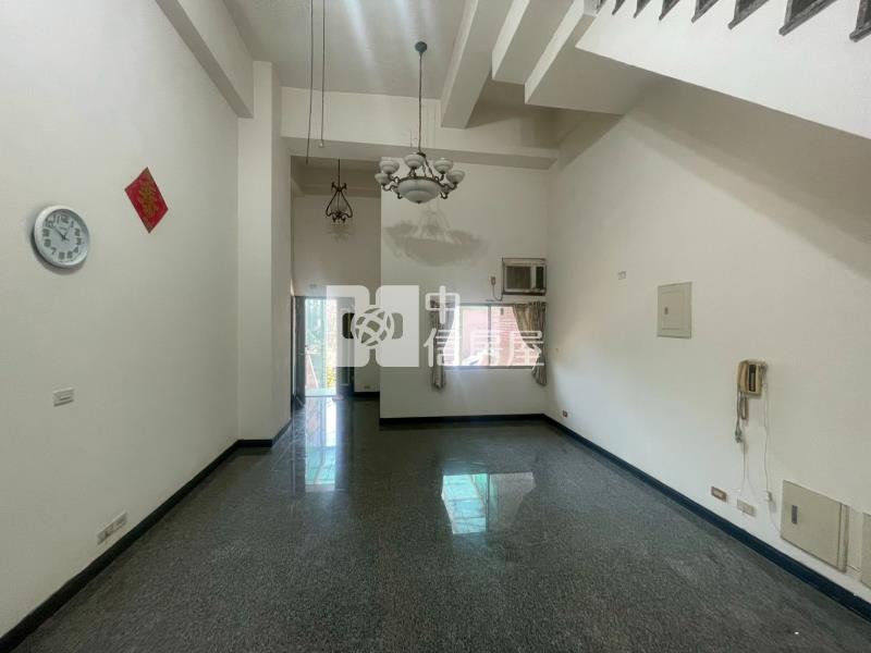 文雅國小車庫樓店房屋室內格局與周邊環境