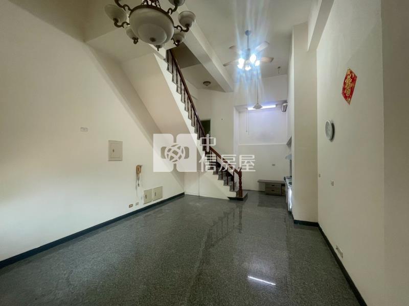 文雅國小車庫樓店房屋室內格局與周邊環境