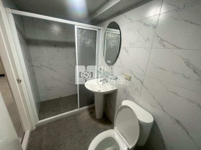 文雅國小車庫樓店房屋室內格局與周邊環境