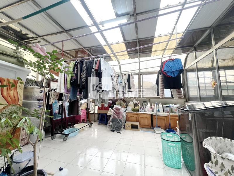 龍潭國中旁車庫美別墅房屋室內格局與周邊環境