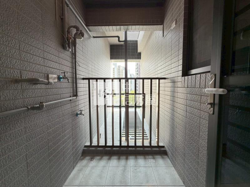 精匠56N｜全新三房平車房屋室內格局與周邊環境