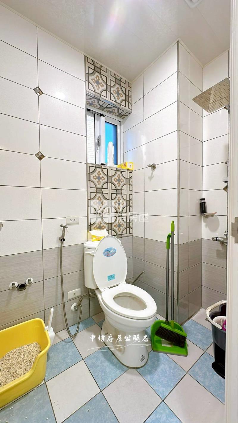 嘉義博愛國小7年屋豪華大別墅房屋室內格局與周邊環境