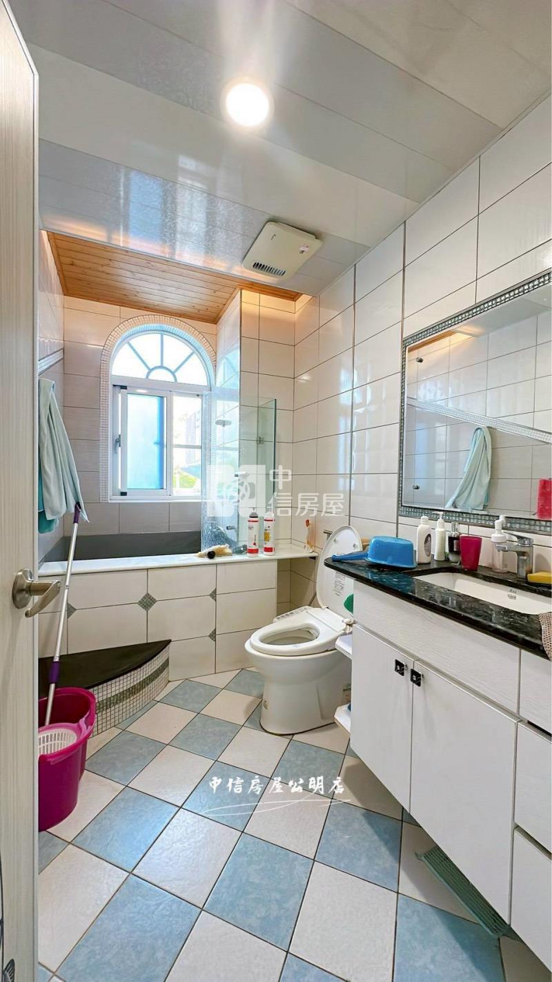 嘉義博愛國小7年屋豪華大別墅房屋室內格局與周邊環境