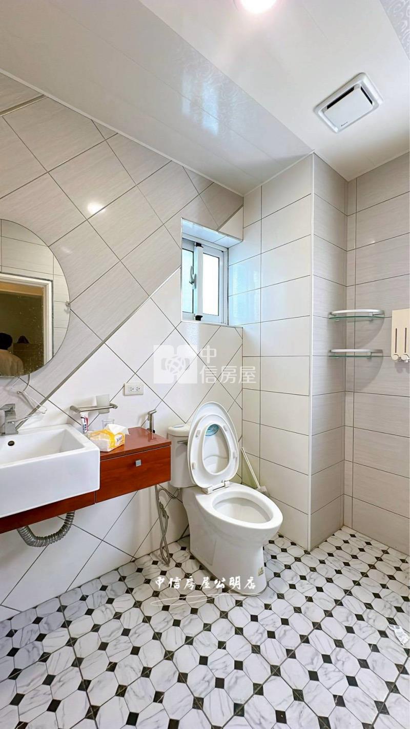 嘉義博愛國小7年屋豪華大別墅房屋室內格局與周邊環境