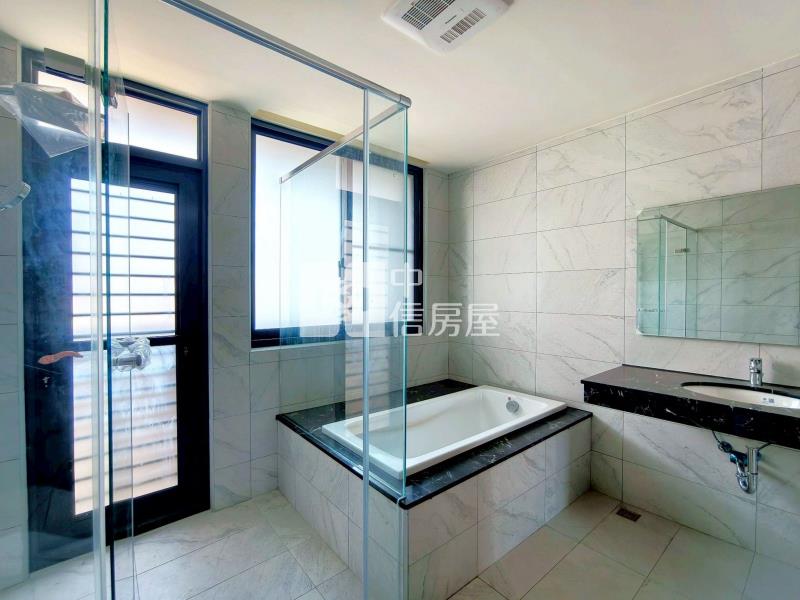 誠總單元十二電梯別墅四套四車(專)房屋室內格局與周邊環境