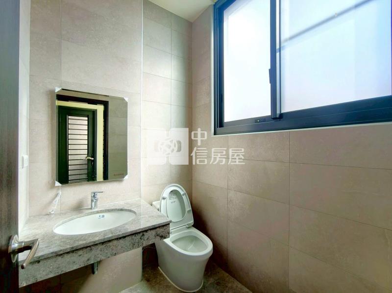 誠總單元十二電梯別墅四套四車(專)房屋室內格局與周邊環境