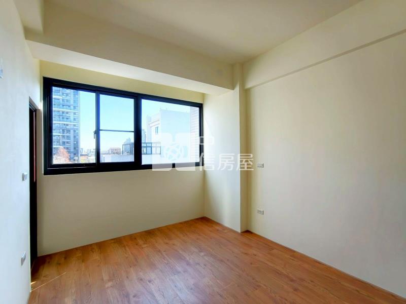 誠總單元十二電梯別墅四套四車(專)房屋室內格局與周邊環境