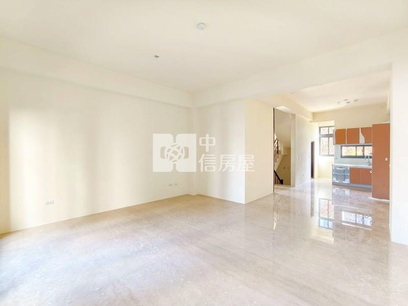 誠總單元十二電梯別墅四套四車(專)房屋室內格局與周邊環境