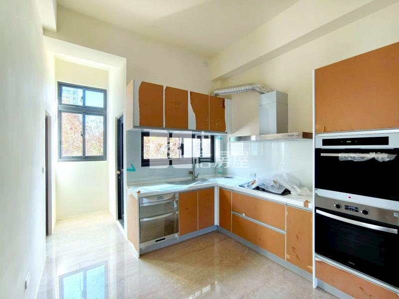 誠總單元十二電梯別墅四套四車(專)房屋室內格局與周邊環境