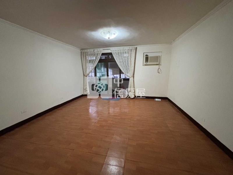 中原大地坪孝親房透天房屋室內格局與周邊環境