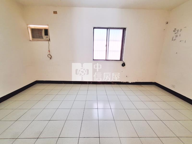 平鎮車站旁室內大車庫透天房屋室內格局與周邊環境