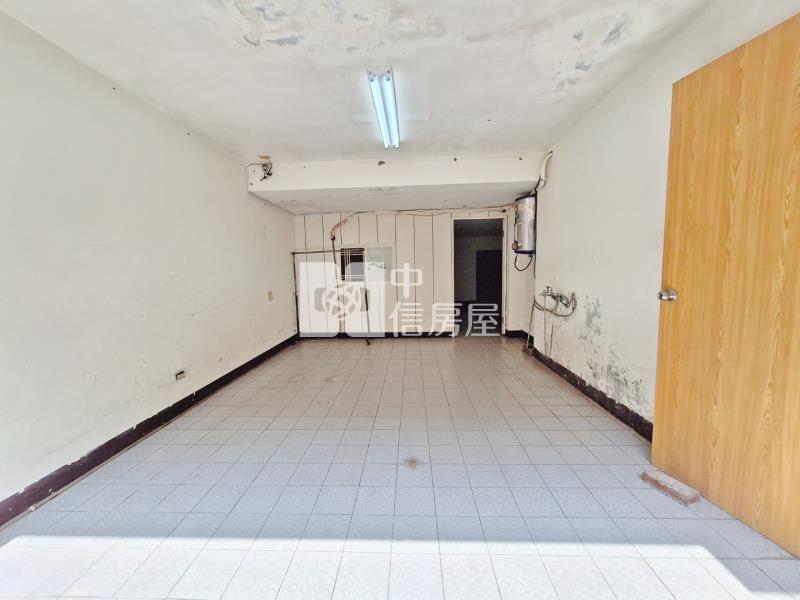 平鎮車站旁室內大車庫透天房屋室內格局與周邊環境