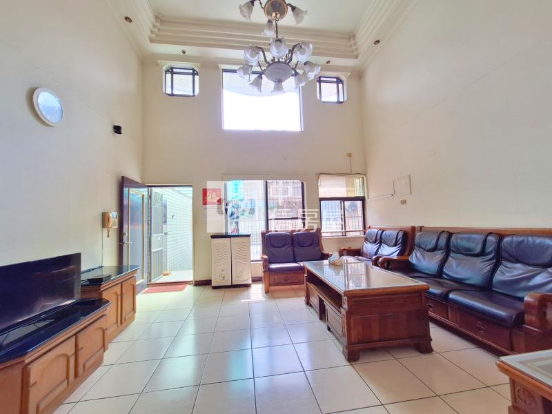 平鎮車站旁室內大車庫透天房屋室內格局與周邊環境