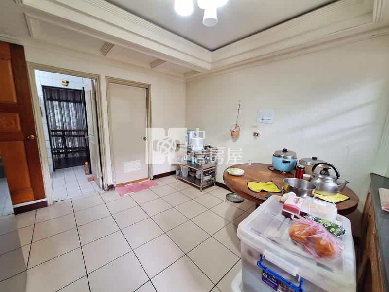 平鎮車站旁室內大車庫透天房屋室內格局與周邊環境