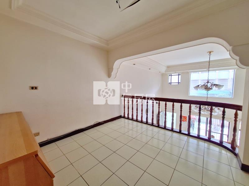 平鎮車站旁室內大車庫透天房屋室內格局與周邊環境