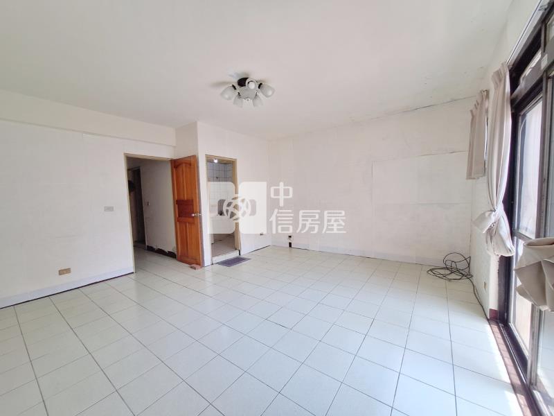 平鎮車站旁室內大車庫透天房屋室內格局與周邊環境