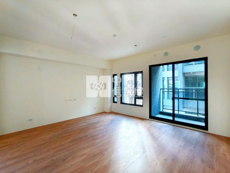 南興公園朝南電梯別墅(專)房屋室內格局與周邊環境