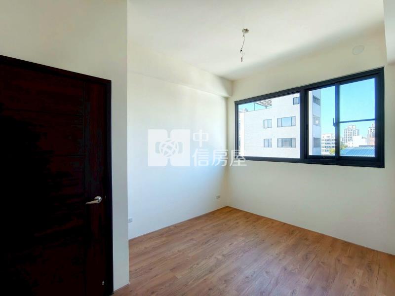 南興公園朝南電梯別墅(專)房屋室內格局與周邊環境