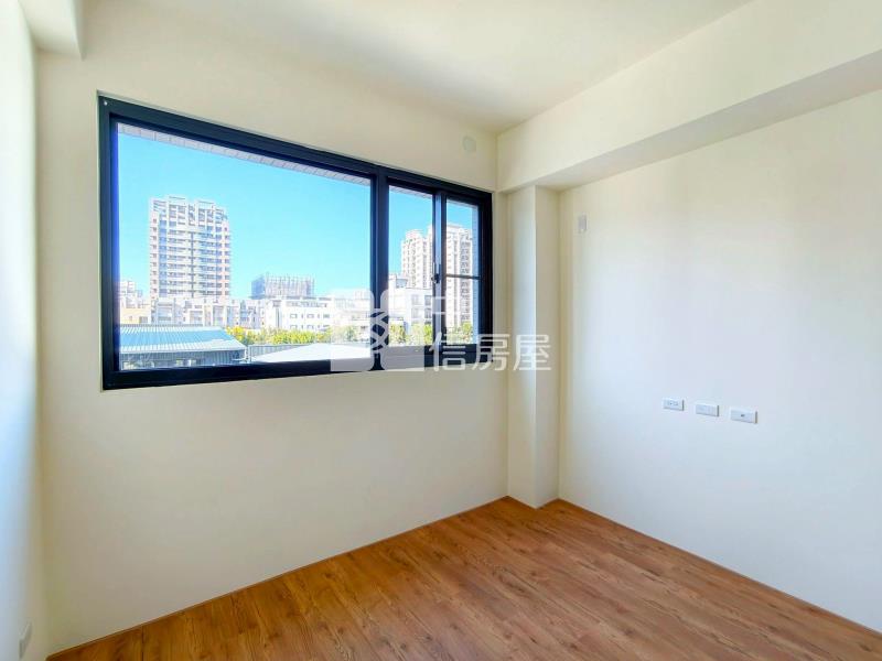 南興公園朝南電梯別墅(專)房屋室內格局與周邊環境