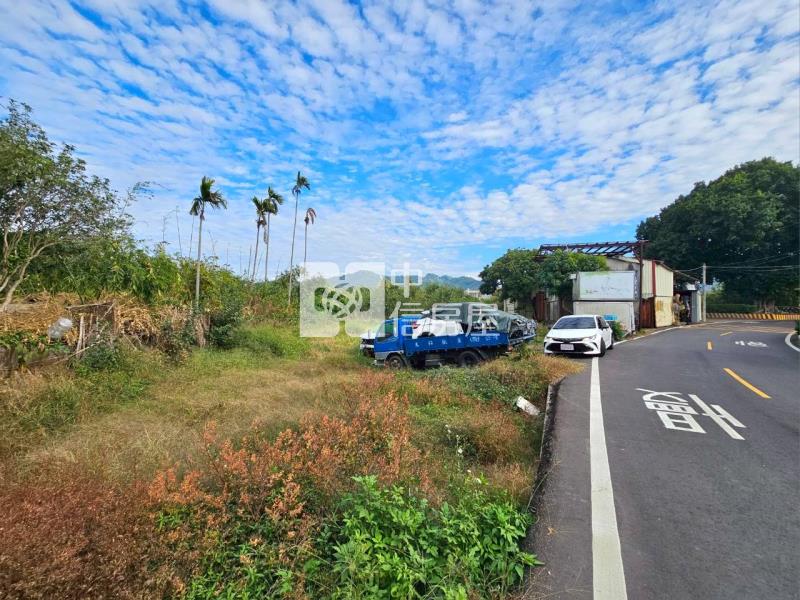 潭子大地坪三面臨路都內角地房屋室內格局與周邊環境